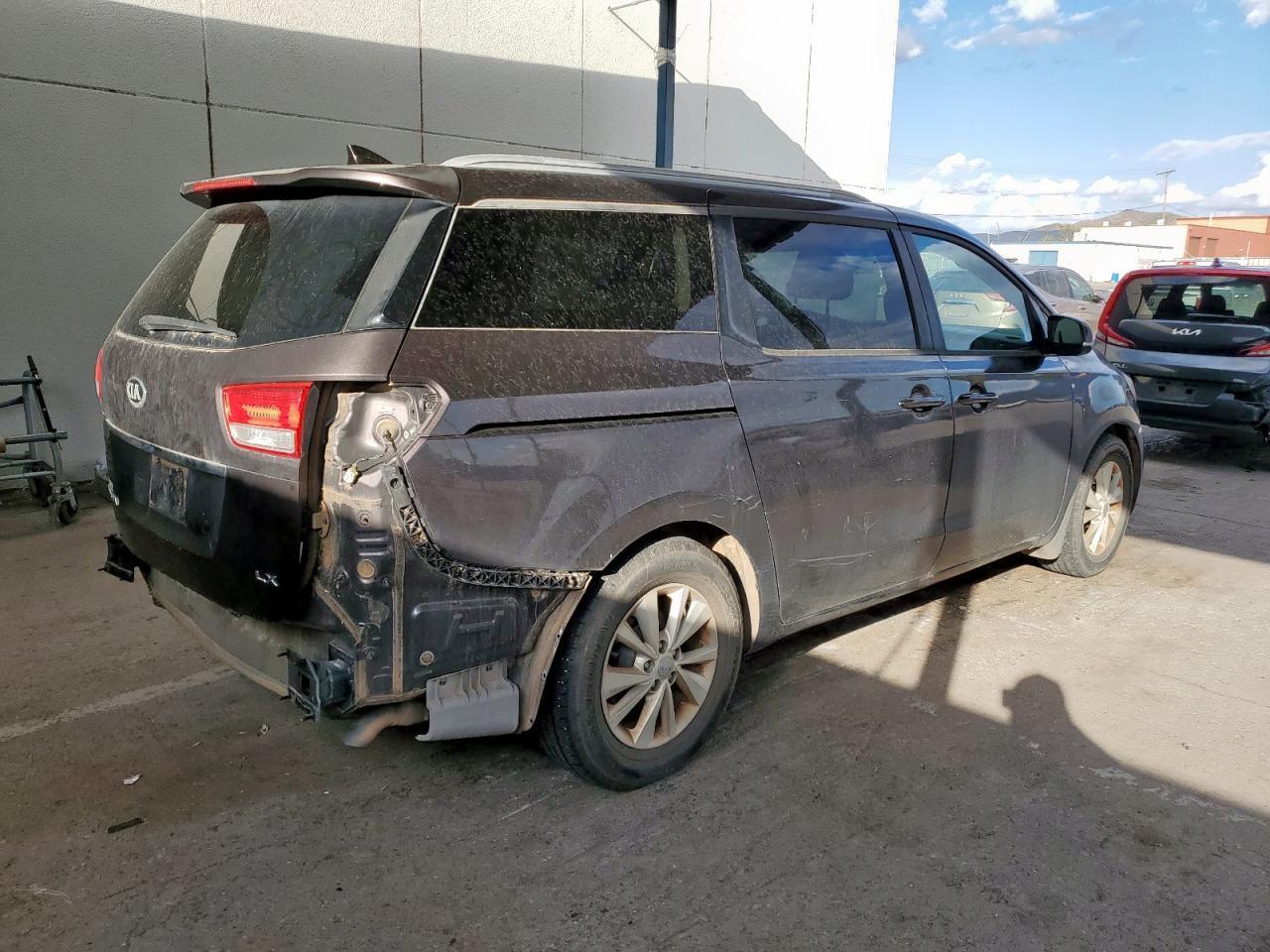 2016 KIA Sedona lx