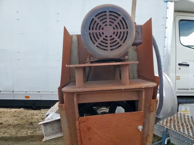 1990 Unknown 1990 Concrete Mixer