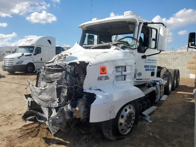 2022 Mack Anthem Semi Truck