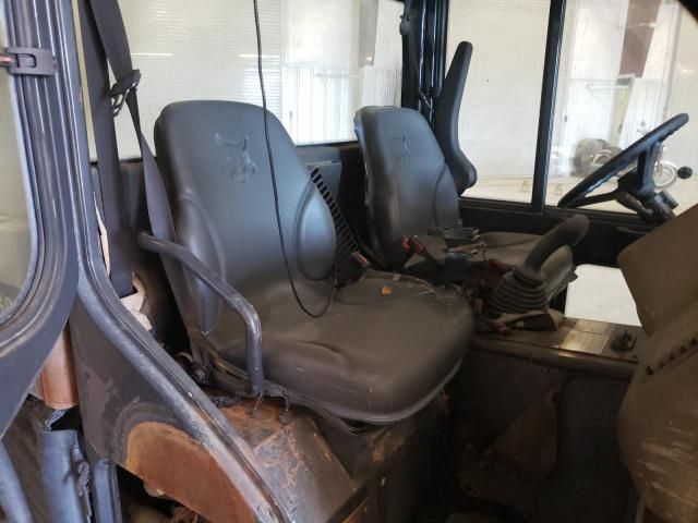2016 Bobcat Toolcat 5600-Skidder