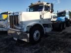 2000 Peterbilt Tractor 378