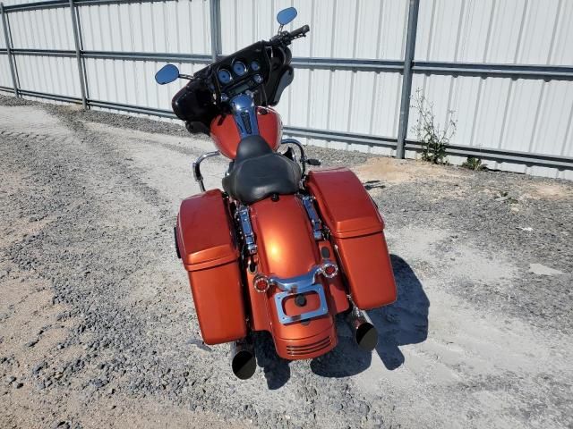 2011 Harley-Davidson Flhx