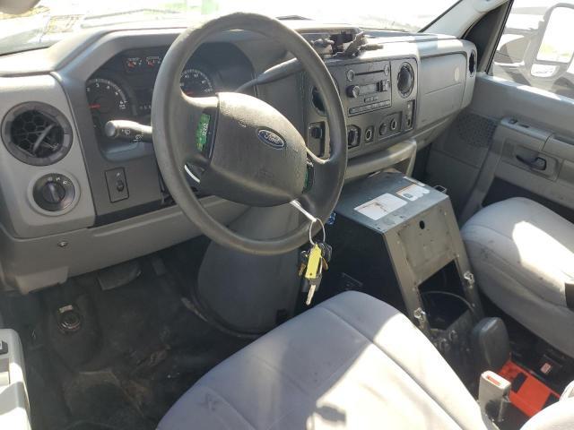 2016 Ford Econoline E450 Super Duty Cutaway Van