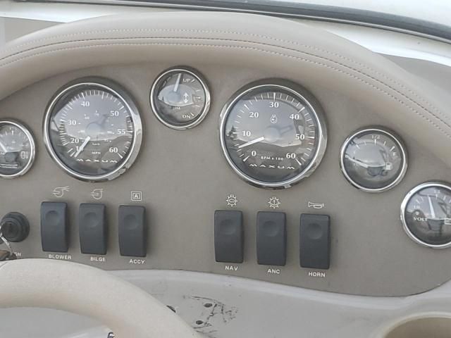 1999 Maxum Boat