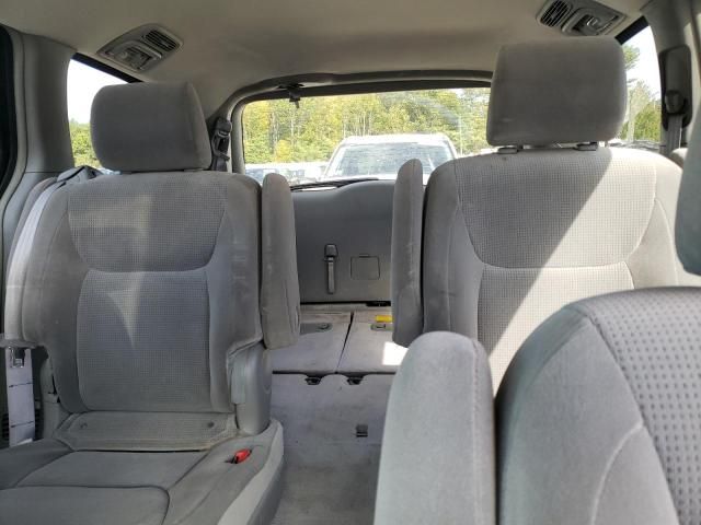 2005 Toyota Sienna CE
