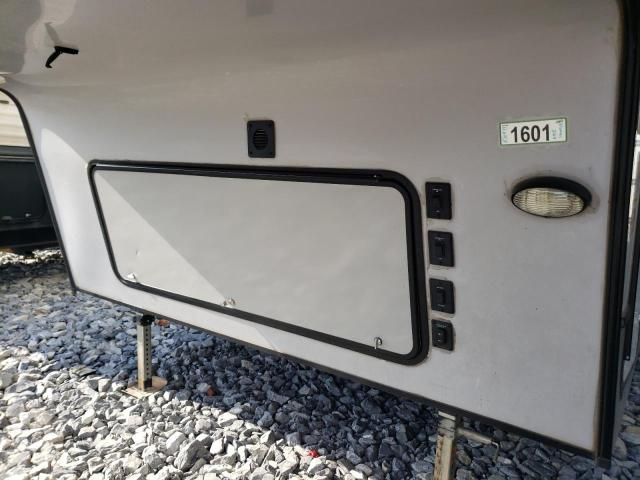 2020 Keystone Cougar Series M-32 b