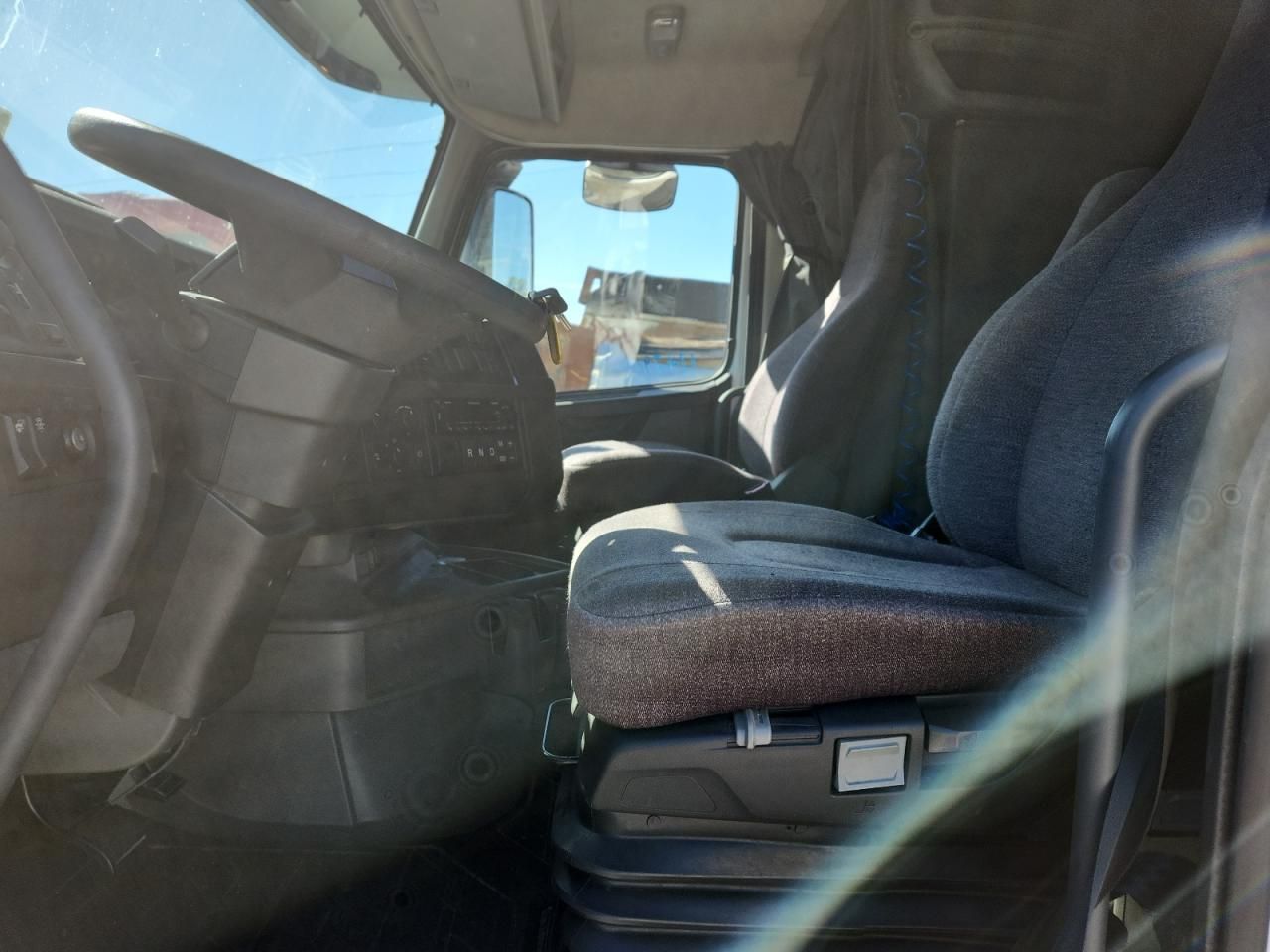 2023 Volvo VNL Semi Truck