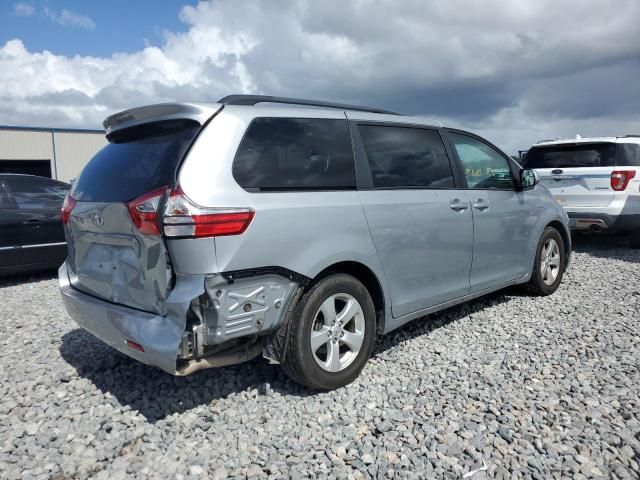 2016 Toyota Sienna LE