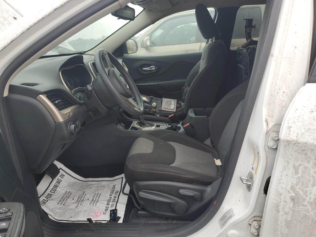 2016 Jeep Cherokee Sport