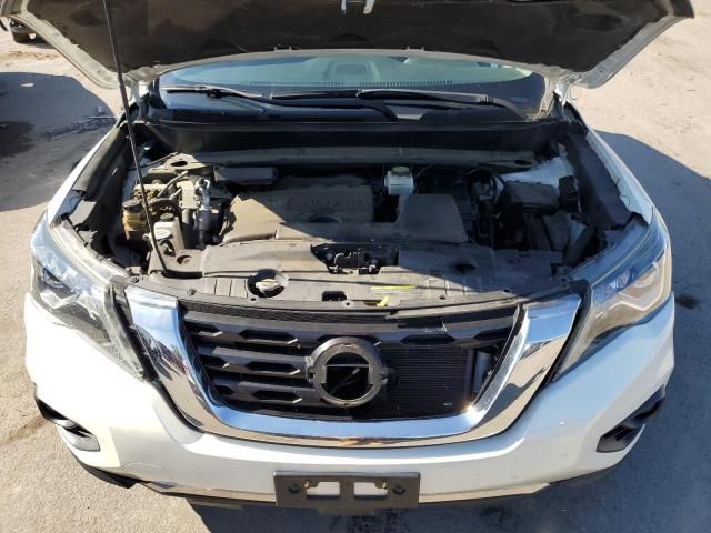 2020 Nissan Pathfinder sv