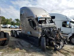 Salvage trucks for sale at Savannah, GA auction: 2015 Freigliner 2015 Freightliner Cascadia Semi Truck