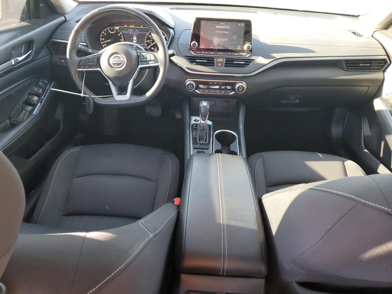 2020 Niss Altima sv