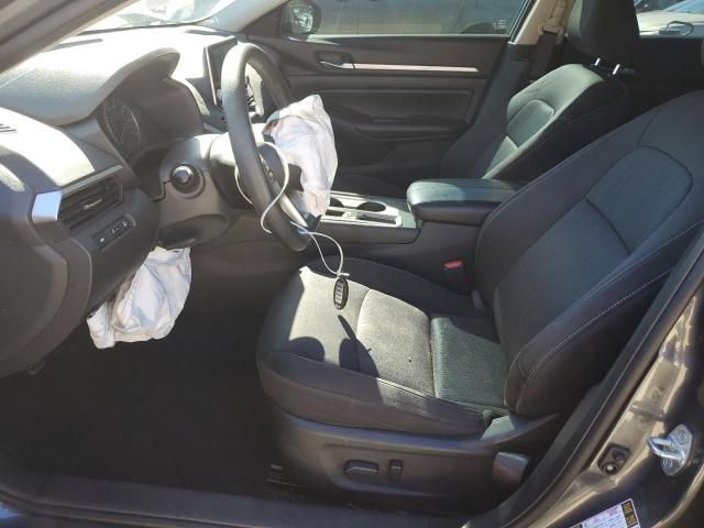 2022 Nissan Altima sv