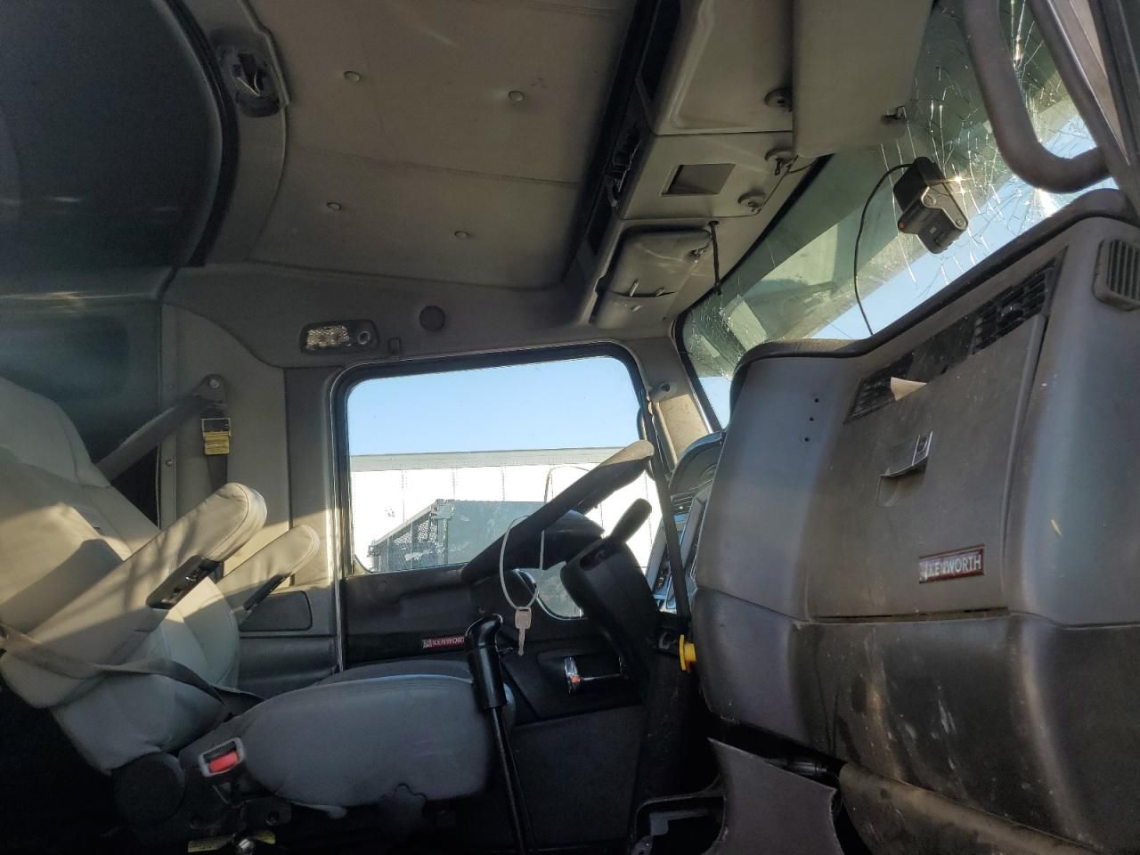 2009 Kenworth Constructi-Semi Truck