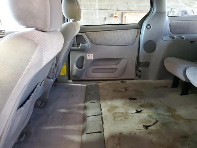 2009 Toyota Sienna CE