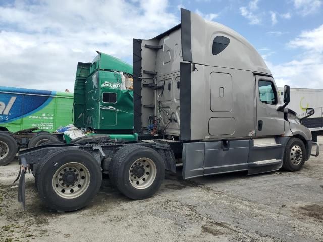 2019 Freightliner Cascadia 126