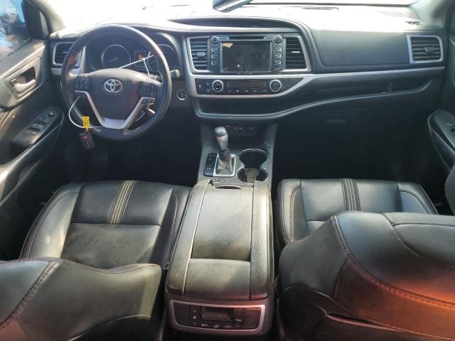2019 Toyota Highlander SE