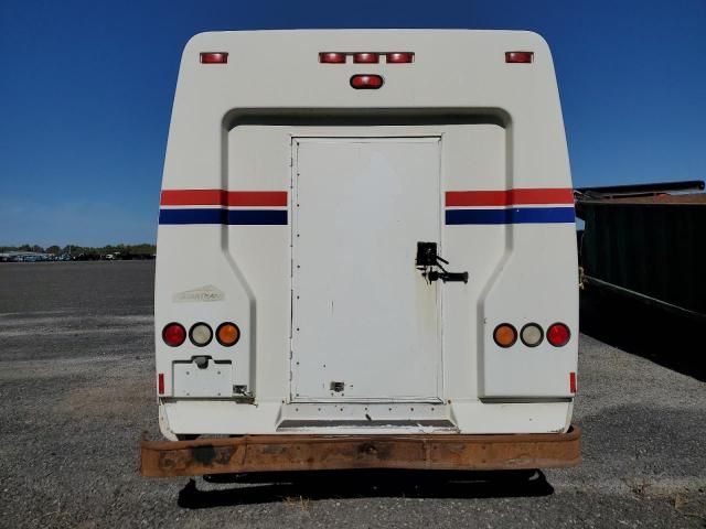 2009 Ford Econoline E450 Super Duty Cutaway Van