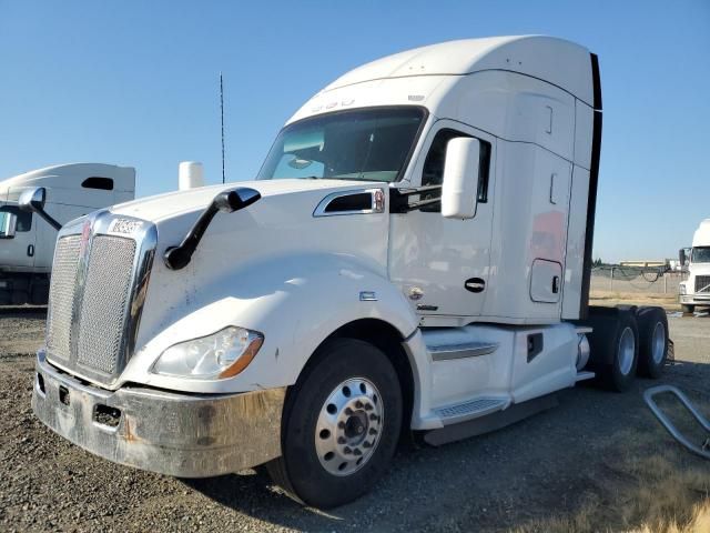 2019 Kenworth T680 Semi Truck