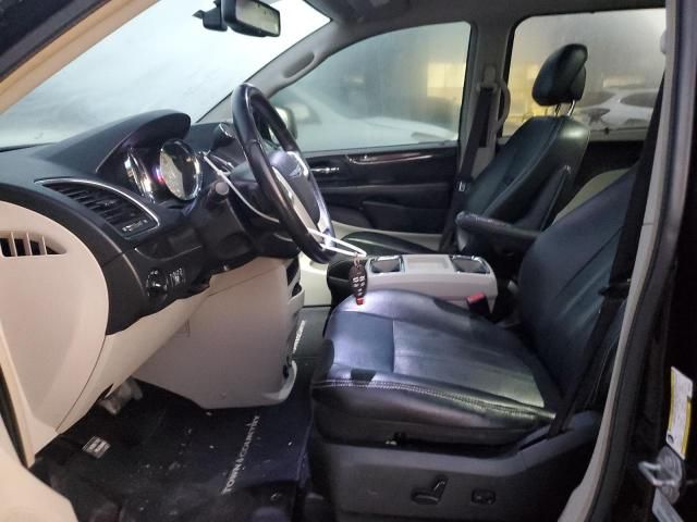 2015 Chrysler Town & Country Touring L
