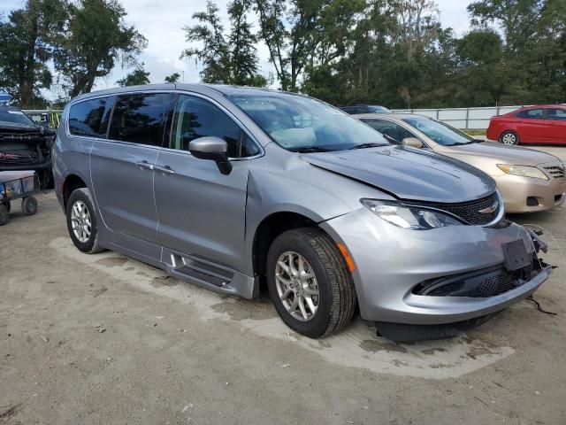 2021 Chrysler Voyager lx