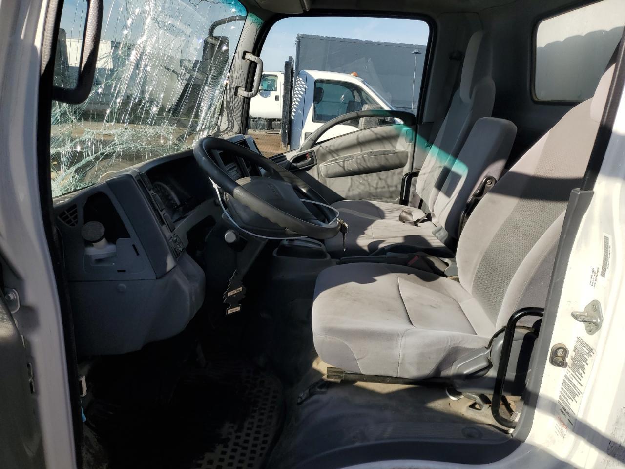2018 Isuzu NPR HD BOX Truck