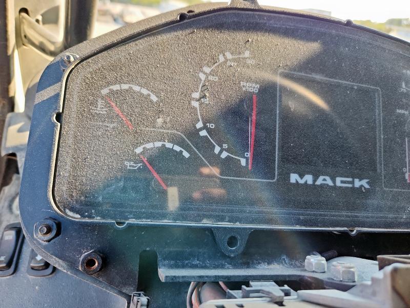 2022 Mack Lr Refuse Truck