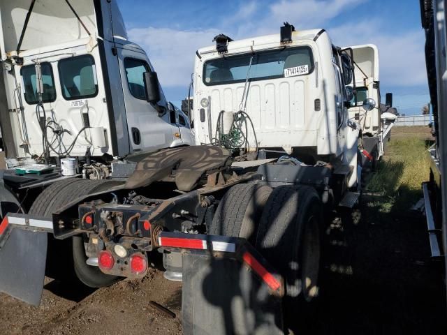 2015 Freightliner Business Class M2 Semi Truck