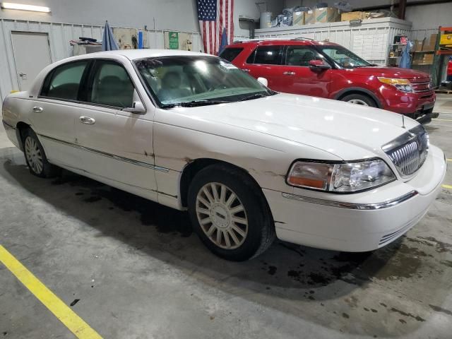 2005 Lincoln Town Car Signature