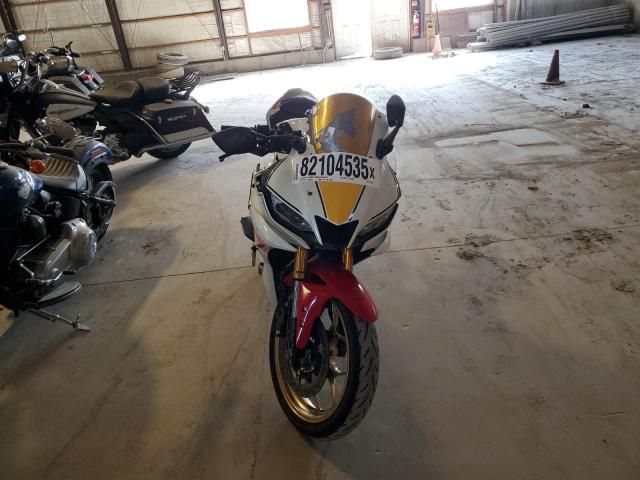 2022 Yamaha YZFR3 A