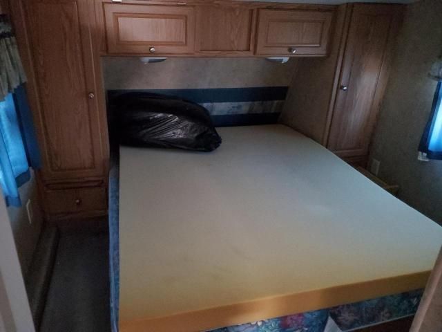 2005 Pilgrim 281RBS TRL-RV