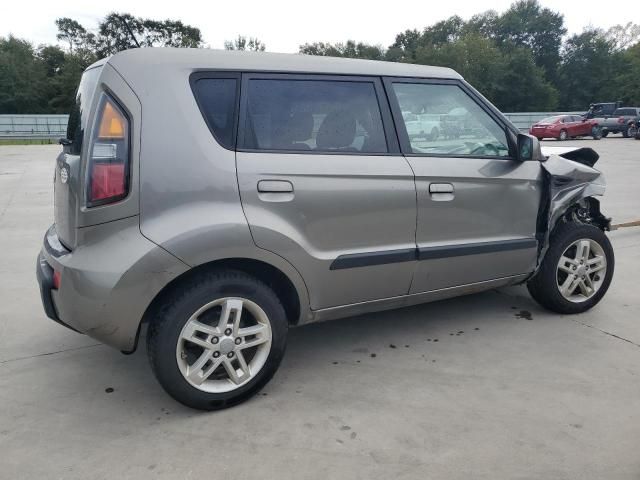 2010 KIA Soul +