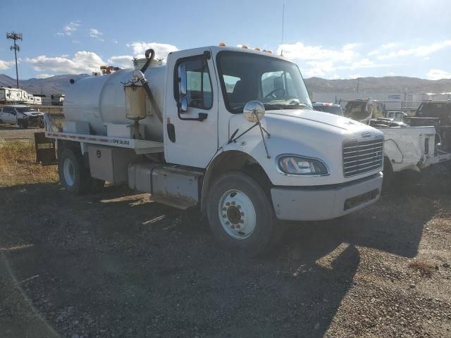 2017 Freightliner M2 106 MED-Trucks