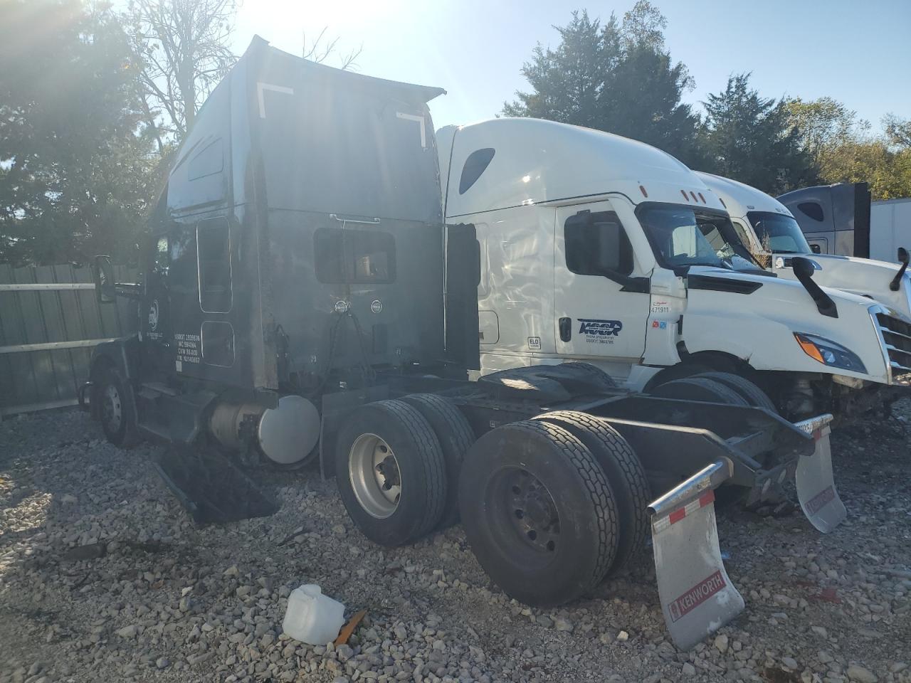2022 Kenworth T680 Semi Truck