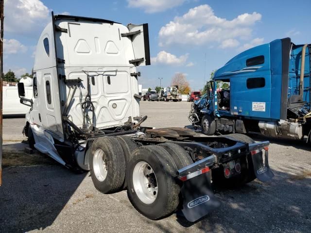 2019 Freightliner Cascadia 126 Semi Truck