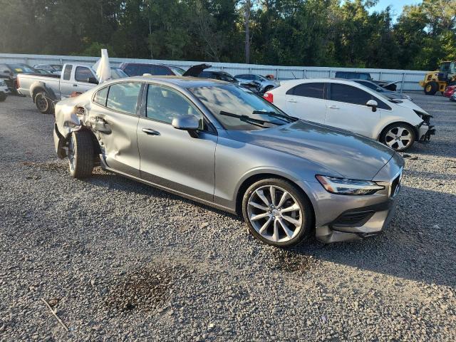 2020 Volvo S60 T5 Momentum
