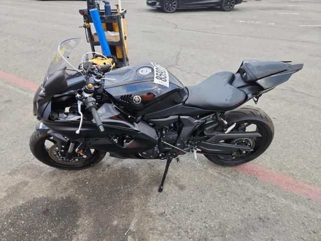 2025 Yamaha Yzfr7