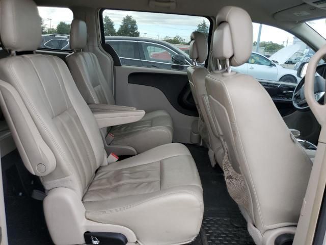 2013 Chrysler Town & Country Touring