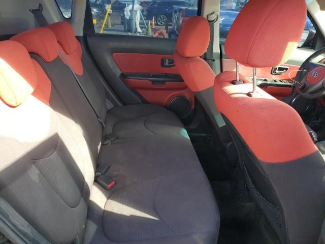 2010 KIA Soul +