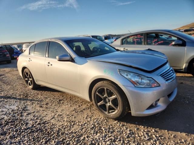 2015 Infiniti Q40