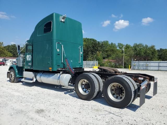 2001 Freightliner Convention Semi Truck