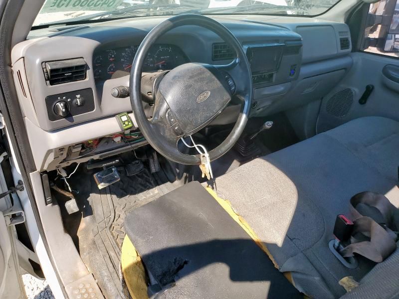 2000 Ford Super Duty F-550 XL