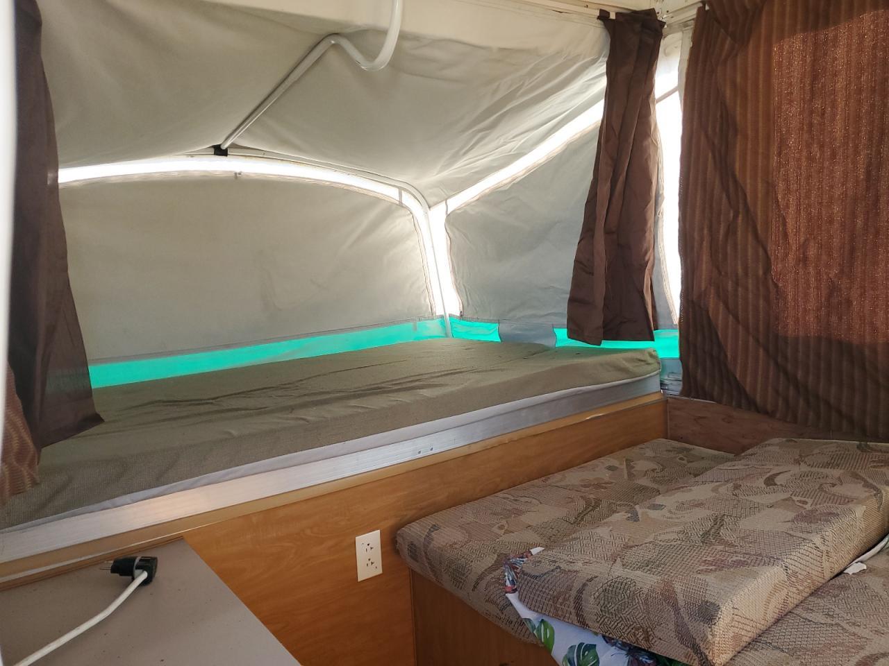 2004 Fleetwood Sedona POP-UP Camper