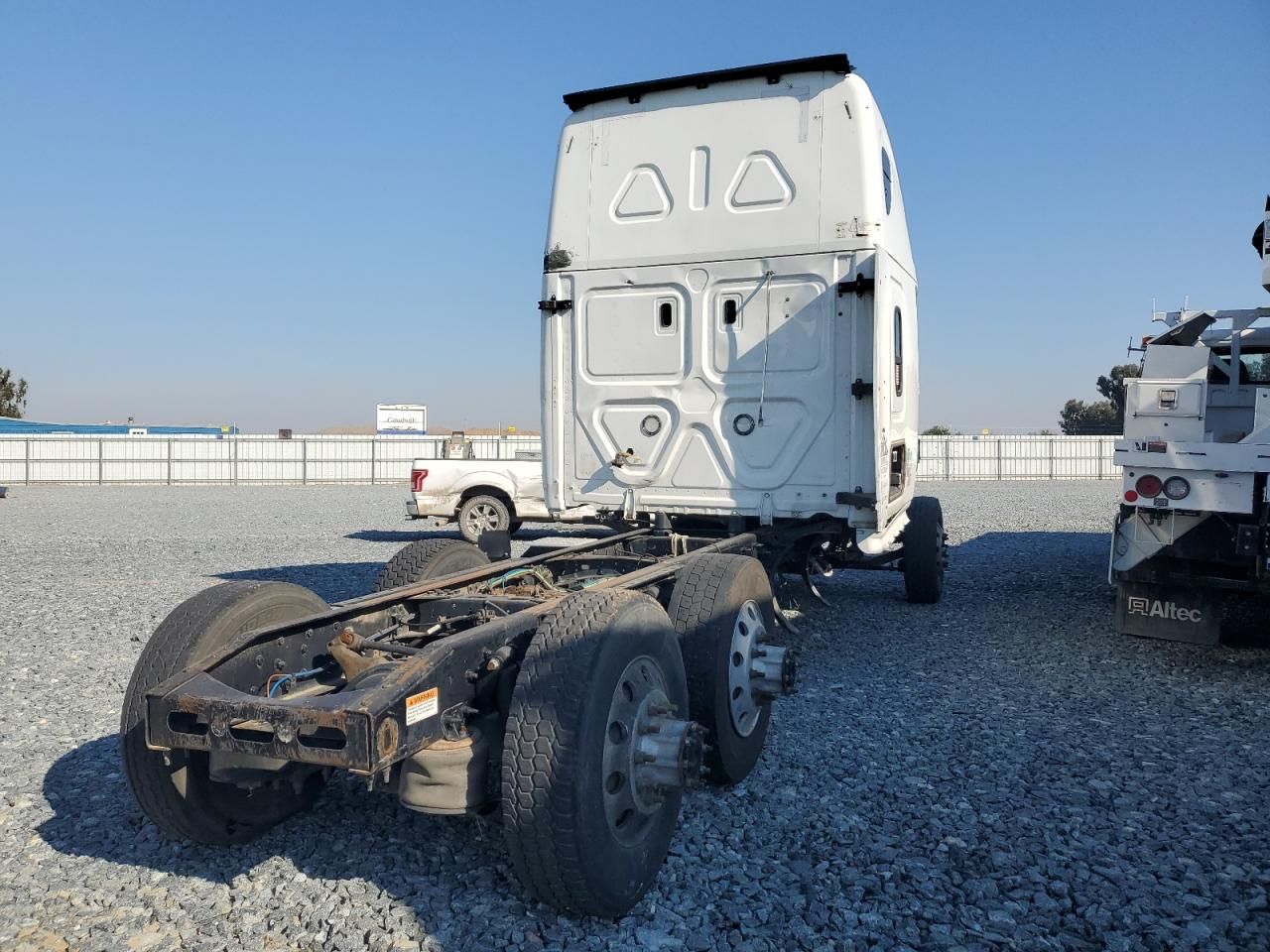 2021 Freigliner 2021 Freightliner Cascadia 126 Truck Cab AND Chass