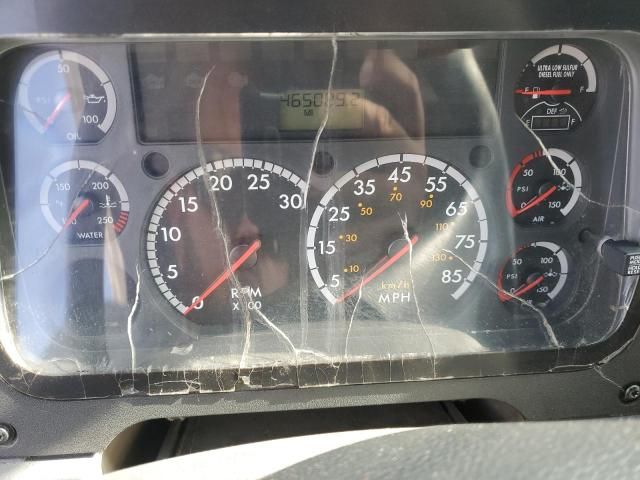 2015 Freightliner Cascadia Semi Truck