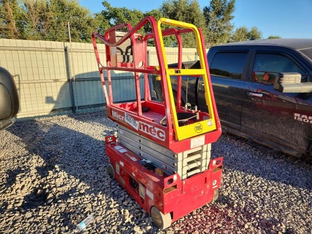 2022 MEC MICRO19 Vertical Lift