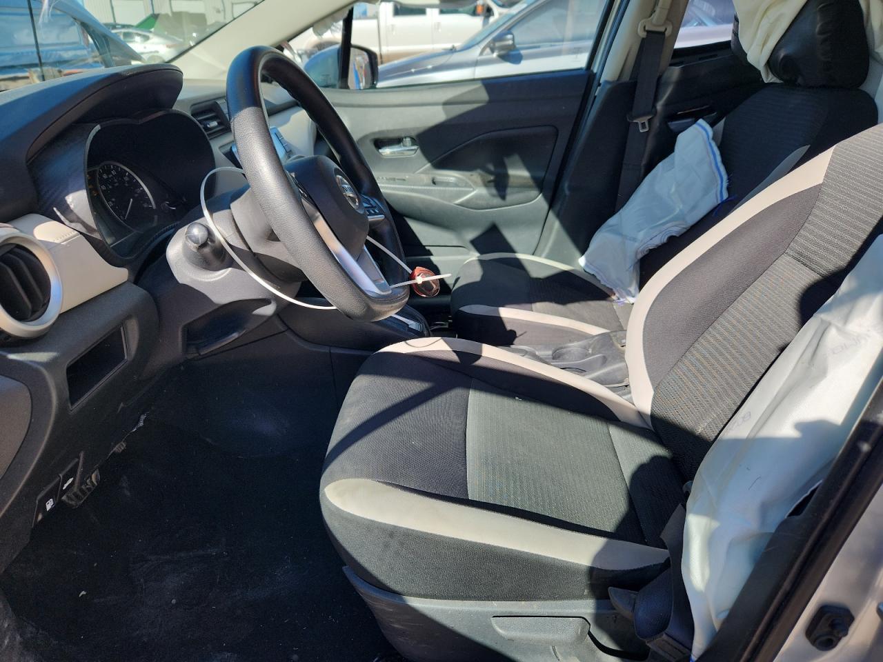 2020 Nissan Versa sv