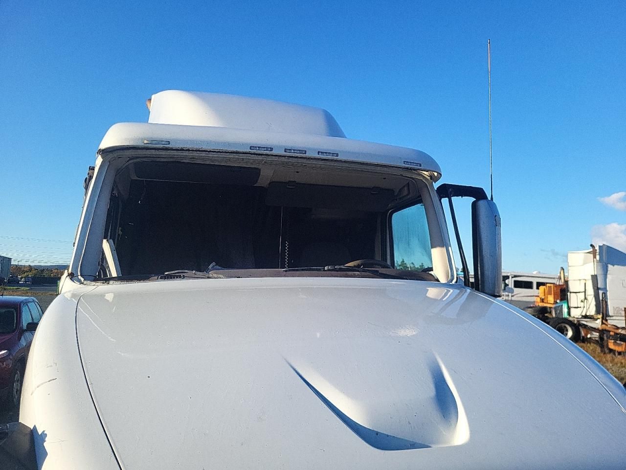 2016 Volvo VN VNL-Trucks Semi Truck