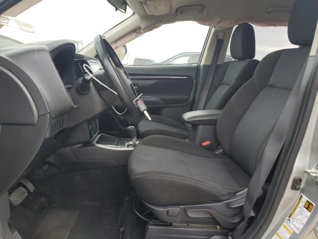 2020 Mitsubishi Outlander es