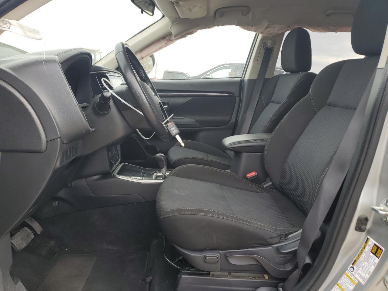 2020 Mitsubishi Outlander es